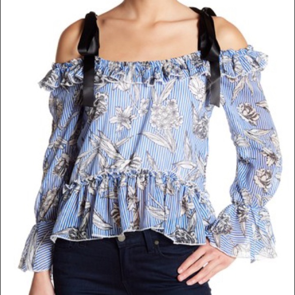 NWT Romeo and Juliet couture top